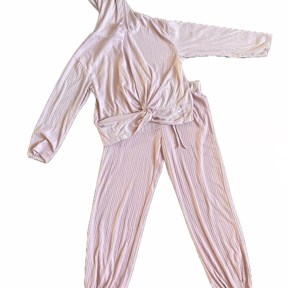 ⭐️4/$30 Love Squared Girls 2️⃣ piece pink lounge set